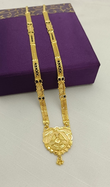 Forming Short Mangalsutra