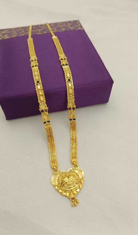 Forming Short Mangalsutra