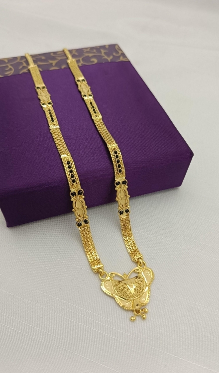 Forming Short Mangalsutra