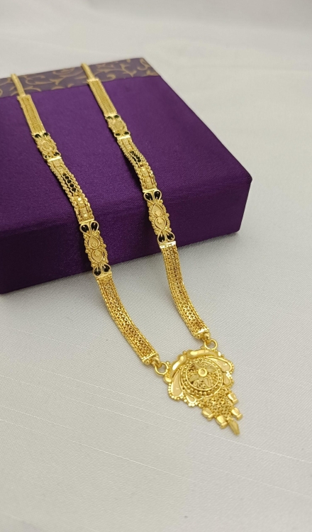 Forming Short Mangalsutra