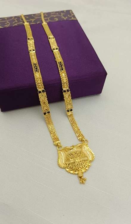 Forming Short Mangalsutra