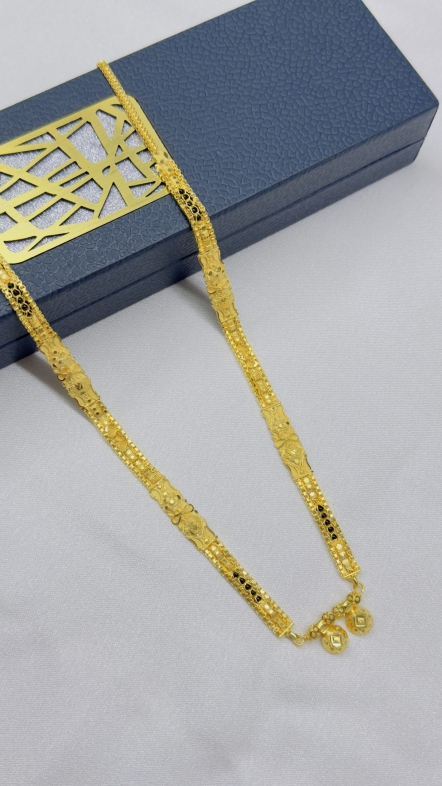 Forming Short Mangalsutra
