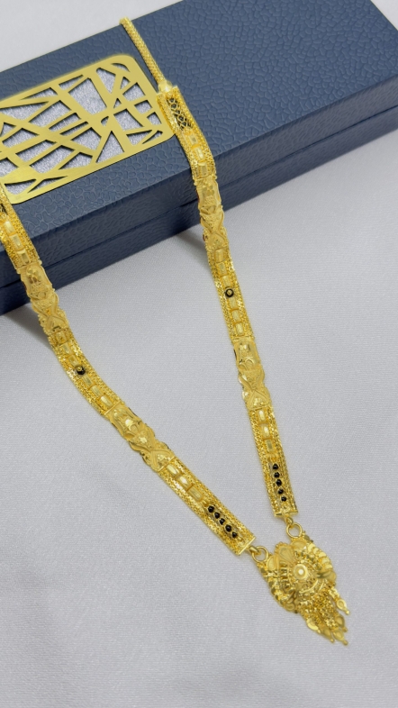 Forming Short Mangalsutra