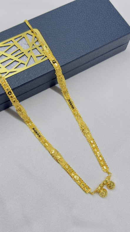 Forming Short Mangalsutra