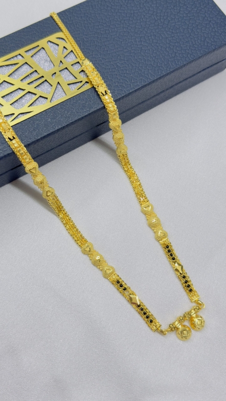 Forming Short Mangalsutra