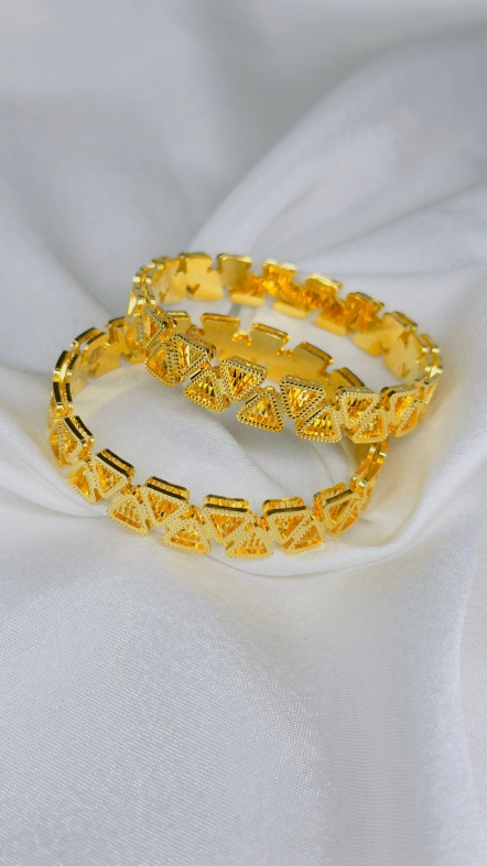 Forming 2 pc’s Bangles