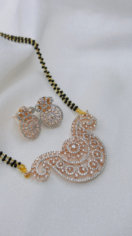 A.D. Pendant Set