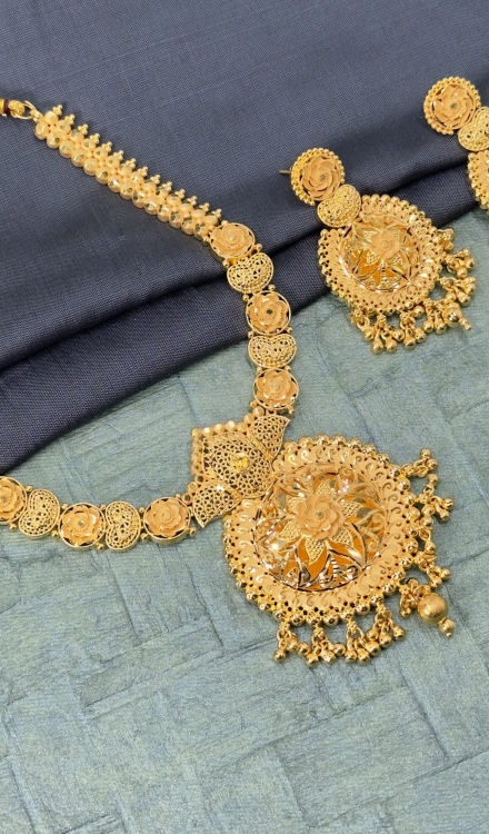 Forming Necklace