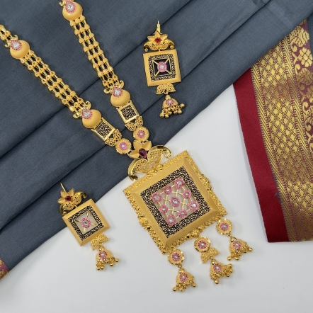 Forming Necklace