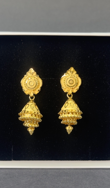 Forming Jhumka