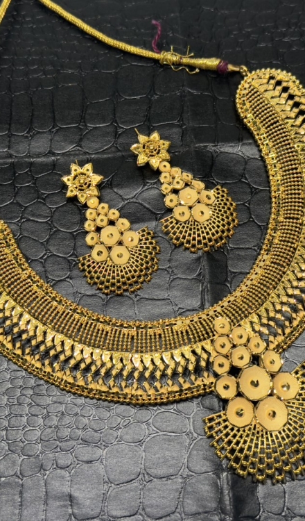 Forming Necklace