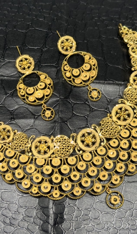 Forming Necklace