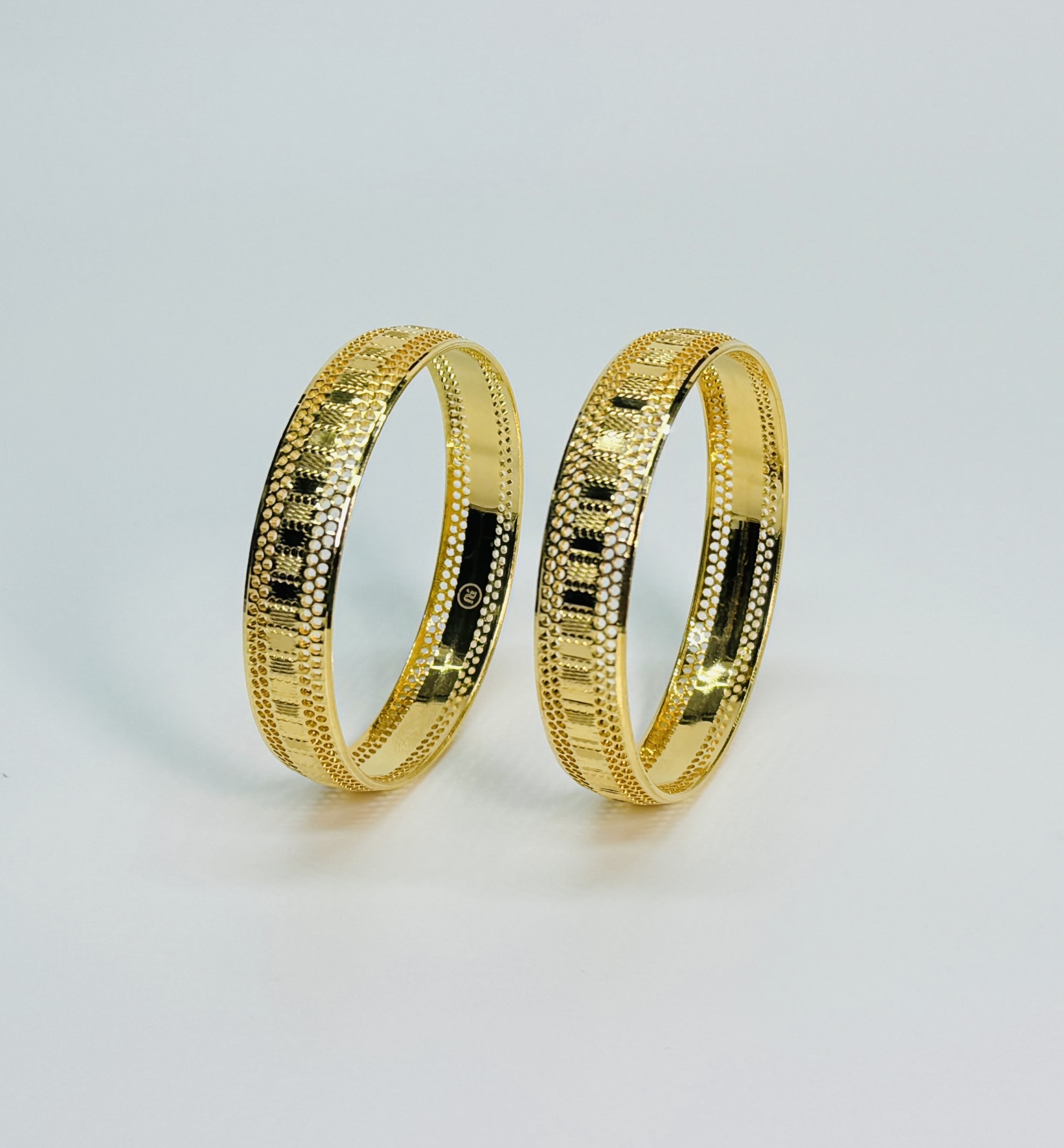 Forming 2 pcs Bangles