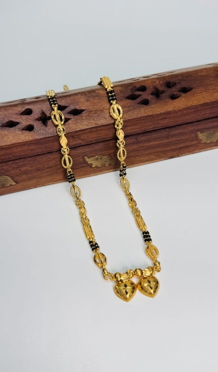 Forming Short Mangalsutra