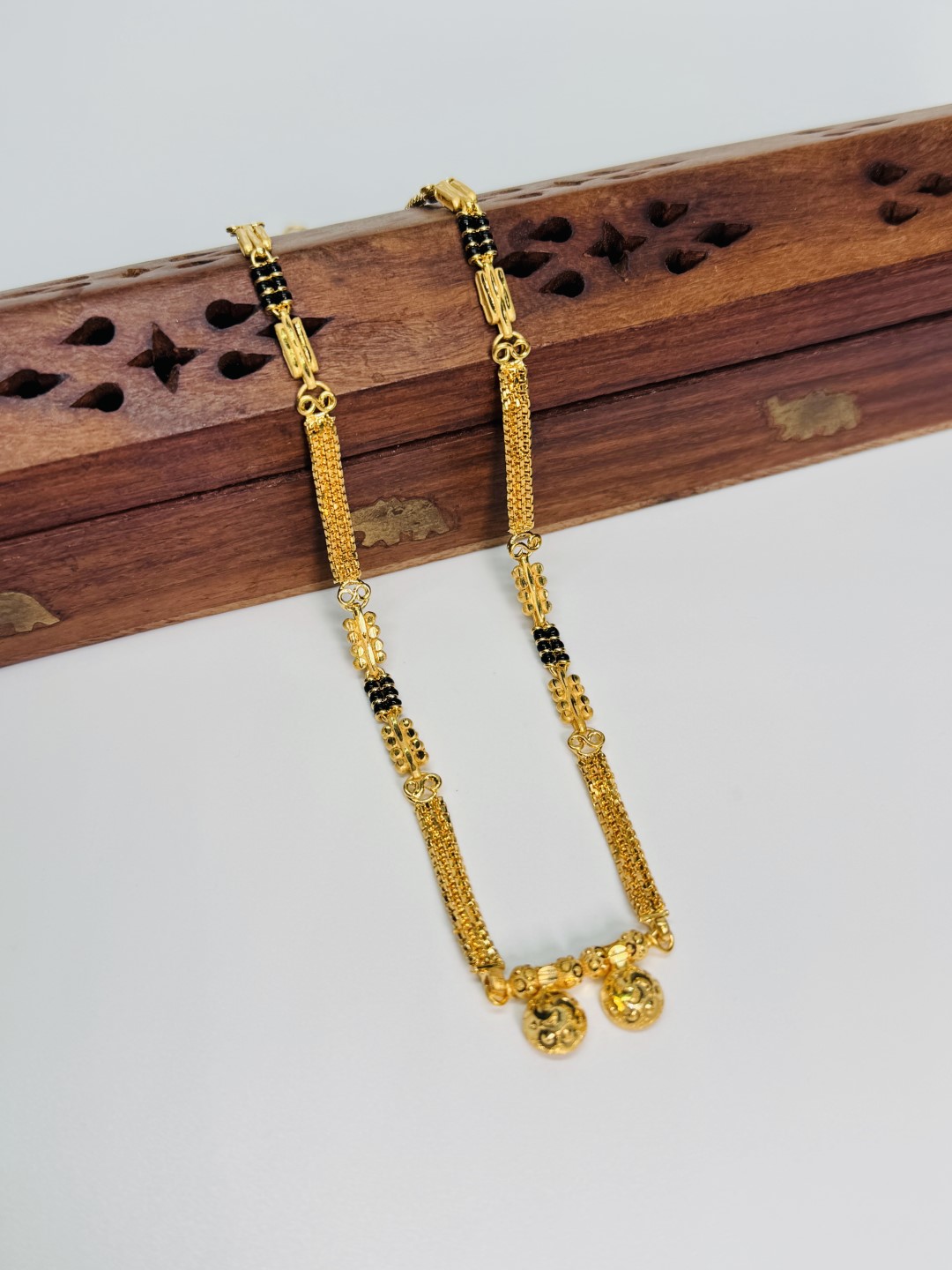 Forming Short Mangalsutra